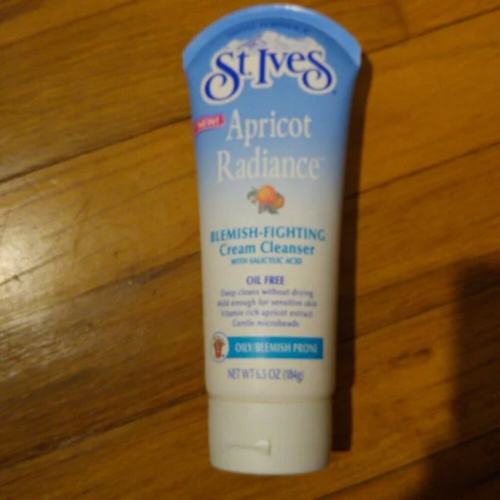 St. Ives Apricot Radiance Blemish-Fighting Cream Cleanser with Salicylic Acid